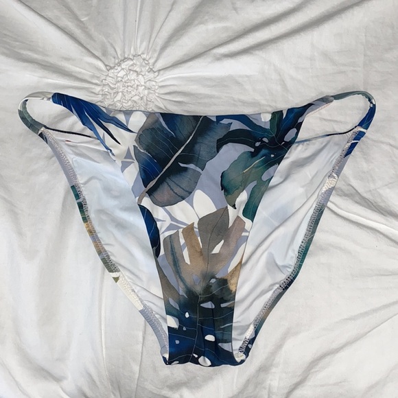 Tropical Bikini🏝🍍🌾 - Picture 4 of 13